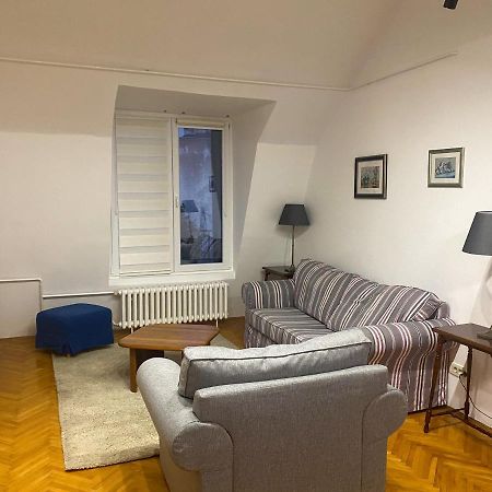 Lord'S Apartment Belgrado Buitenkant foto