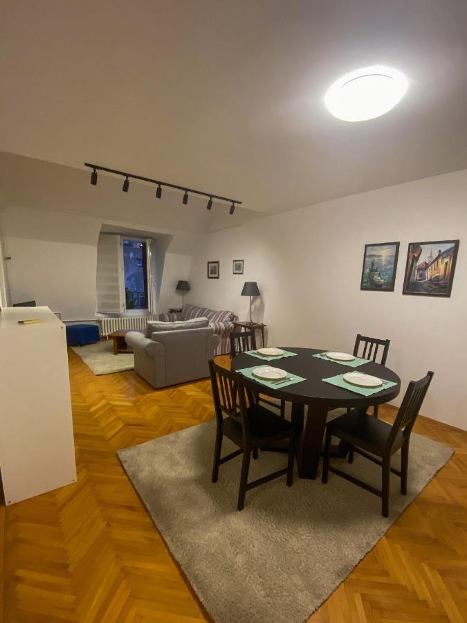 Lord'S Apartment Belgrado Buitenkant foto